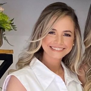 Meet your Posher, Gabriela